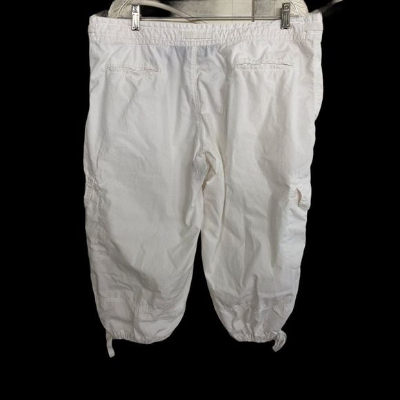 🆑️White Drawstring Cotton Capri Pant - Picture 2 of 10